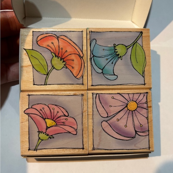 NEW Hero Arts Peeking Posies Stamp Set Wood Mounted Card Making - Picture 1 of 4
